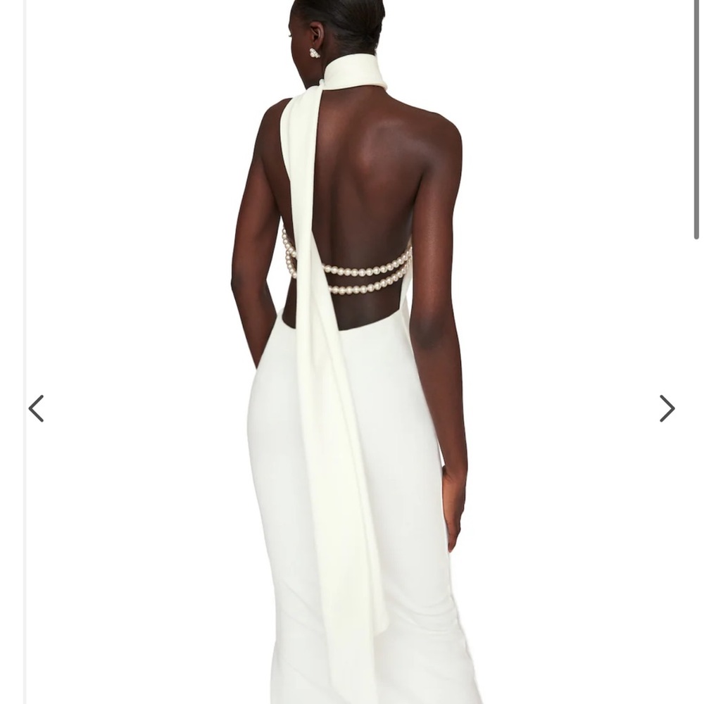 Elegant White Backless Dress